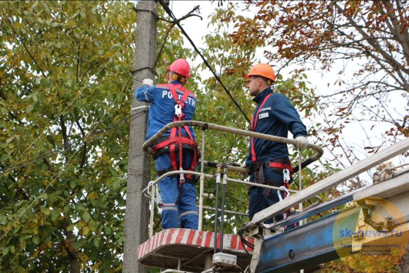 В Кабардино-Балкарии энергетики демонтировали незаконное оптоволокно с опор ЛЭП