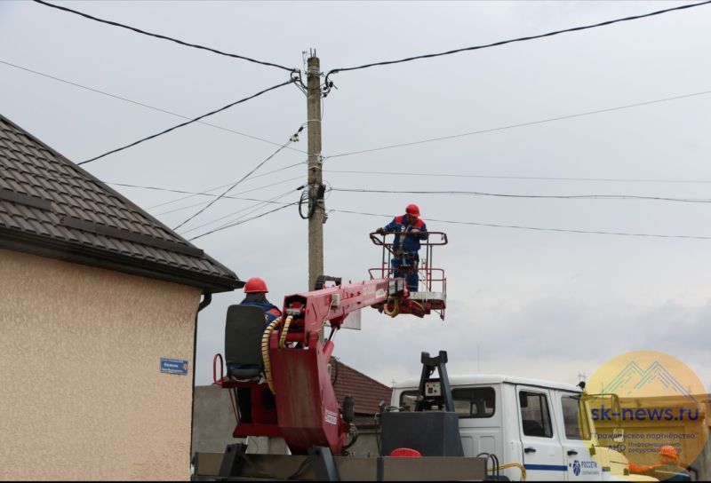 Свыше 11 тысяч опор ЛЭП с наброшенным интернет-кабелем за год узаконили в Кабардино-Балкарии