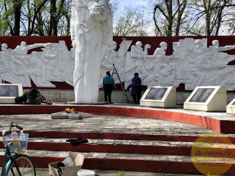 В преддверии Дня Победы в Кировском округе приведут в порядок военные мемориалы