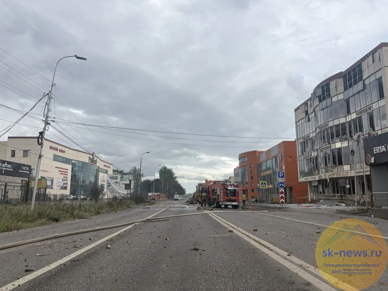 В Пятигорске при взрыве газовоза пострадали шесть человек, один в реанимации, выбиты окна в 17 квартирах