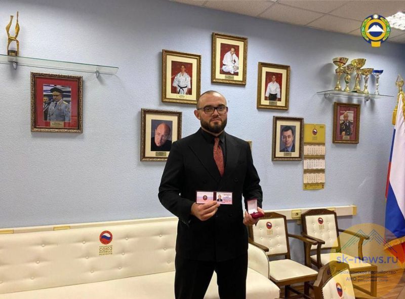 Азамат Кубанов стал первым в КЧР обладателем звания «Заслуженный наставник» за работу со спортсменами и молодёжью