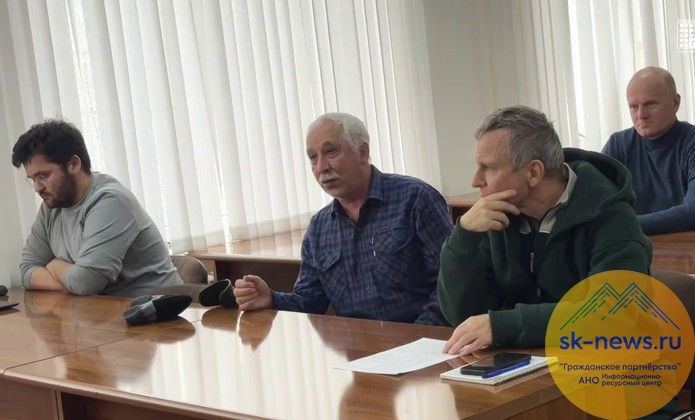 После скандала с вырубкой на улице Карашаева в Нальчике власти пошли на компромисс с жителями по судьбе деревьев на улице Байсултанова