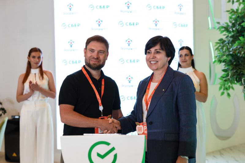 На Ставрополье станет больше местных яблок и слив, на закладку высокоинтенсивных садов получило финансирование семейное фермерское хозяйство 