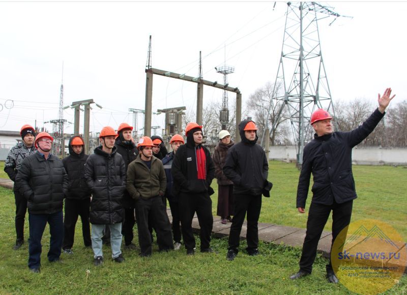 Студенты-энергетики в Кабардино-Балкарии познакомились с работой подстанции, питающей тысячи домов