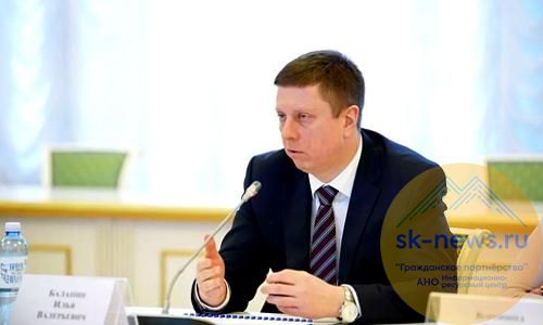 Почти 8,4 тысячи страховых представителей разных уровней сопровождают имеющих полис ОМС россиян