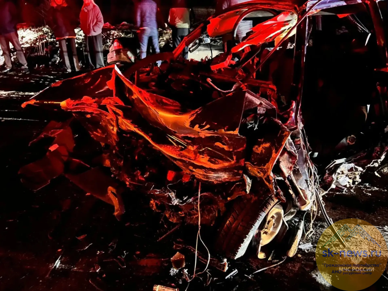 Пять человек погибли в лобовом столкновении двух легковушек в Прохладненском районе КБР