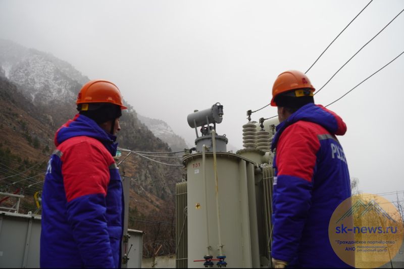 В Эльбрусском районе КБР без света осталась часть поселков — энергетики уже чинят сети