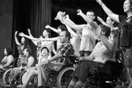 Союз инвалидов-колясочников республики Адыгея и Концертный зал "Нальмэс" представили  первую театральную постановку