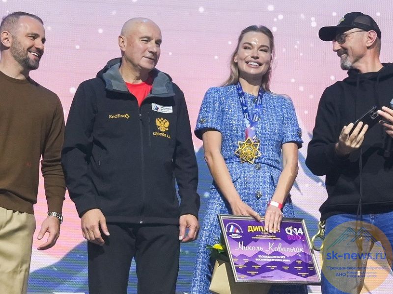 Модель Николь Ковальчук наградили годовым абонементом на размещение в приюте «Липрус» на высоте 3912 метров на Эльбрусе