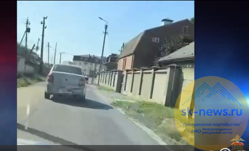 В Урванском районе КБР сильно пьяная 41-летняя автоледи врезалась в фасад магазина в попытке скрыться от ГАИ
